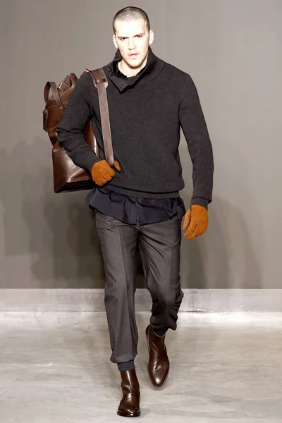 Look 10